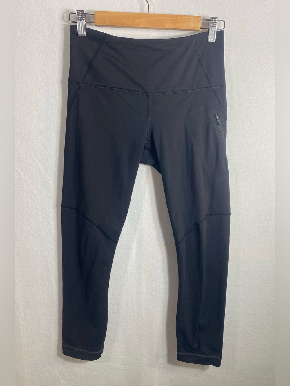 Lululemon Women’s Cropped Leggings High Rise Zipper Pocket Athletic Size 6 Black